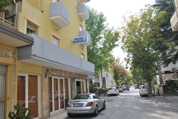 Hotel Donau à Rimini Extérieur photo